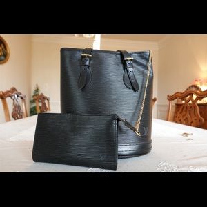 Louis Vuitton black epi bucket with pouch